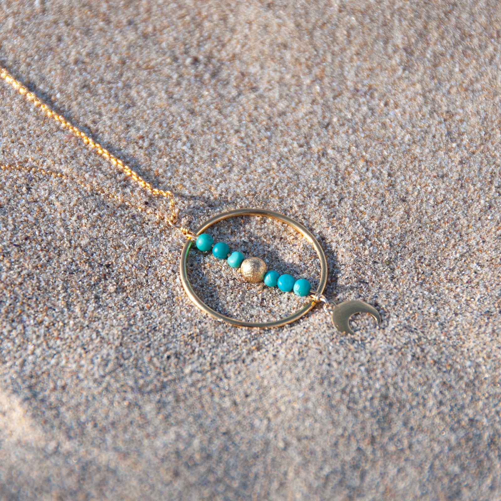 Collier inspiration céleste/astral cercle lune turquoise fiorile creations manège à bijoux